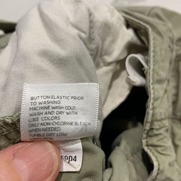 Old Navy | Girls Olive Green Cargo Capris Casual Pants - Picture 8 of 9